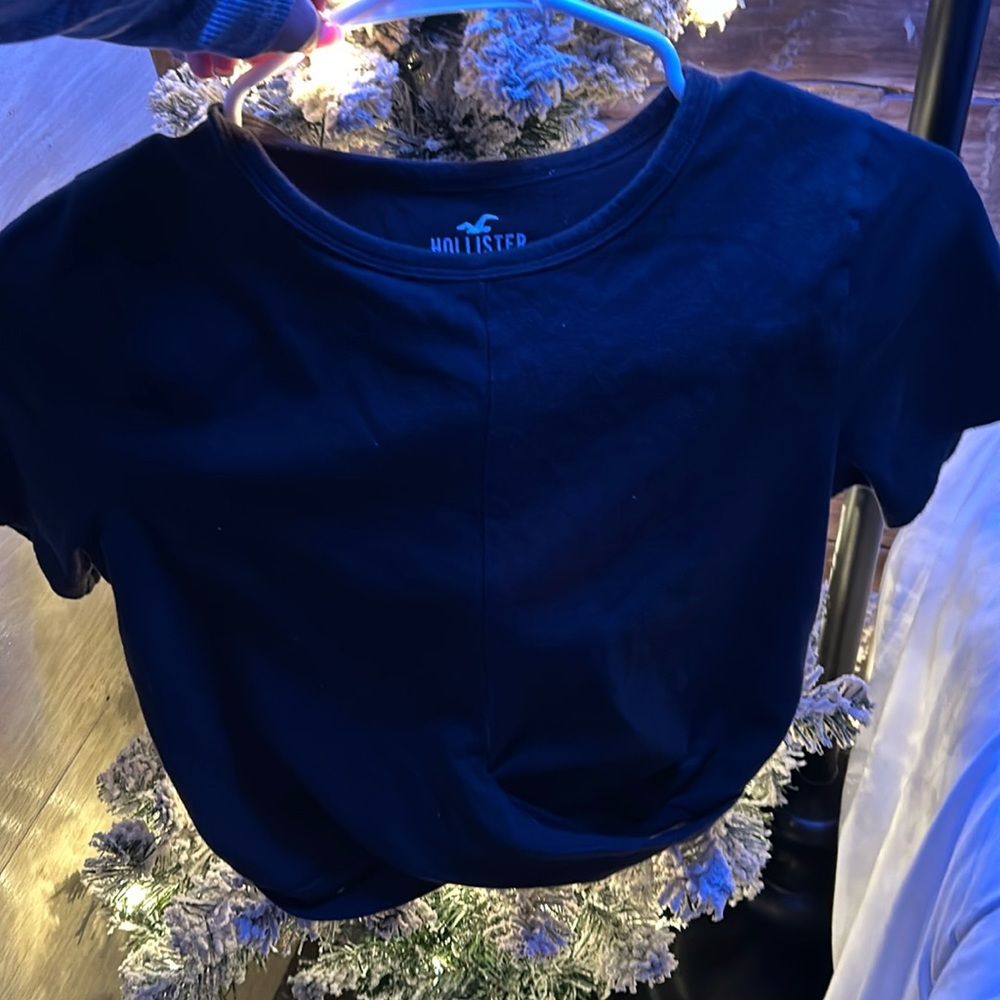 Hollister crop top size medium